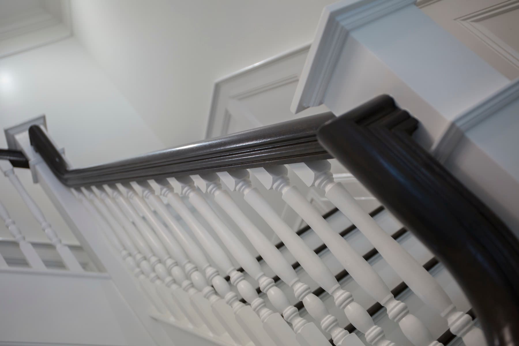 Code-compliant Snyder stair and railing in a finished Lehigh Valley home